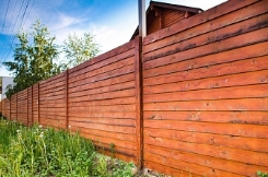 Забор из лиственницы: советы по строительству