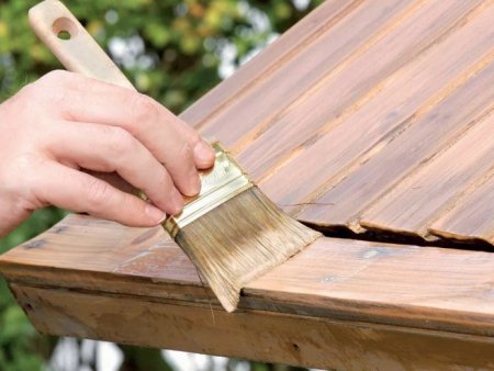 Как защитить строящийся деревянный дом от сырости?