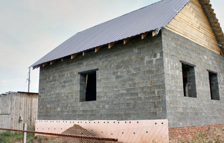Почему стоит строить дом именно из керамзитобетонных блоков?